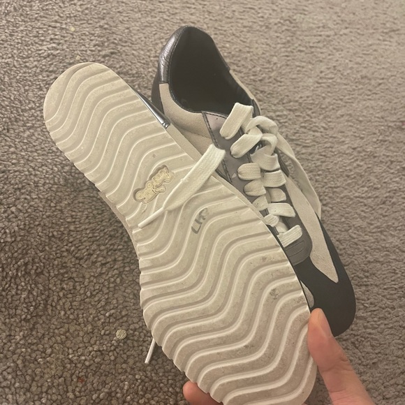 coach - Picture 2 of 3